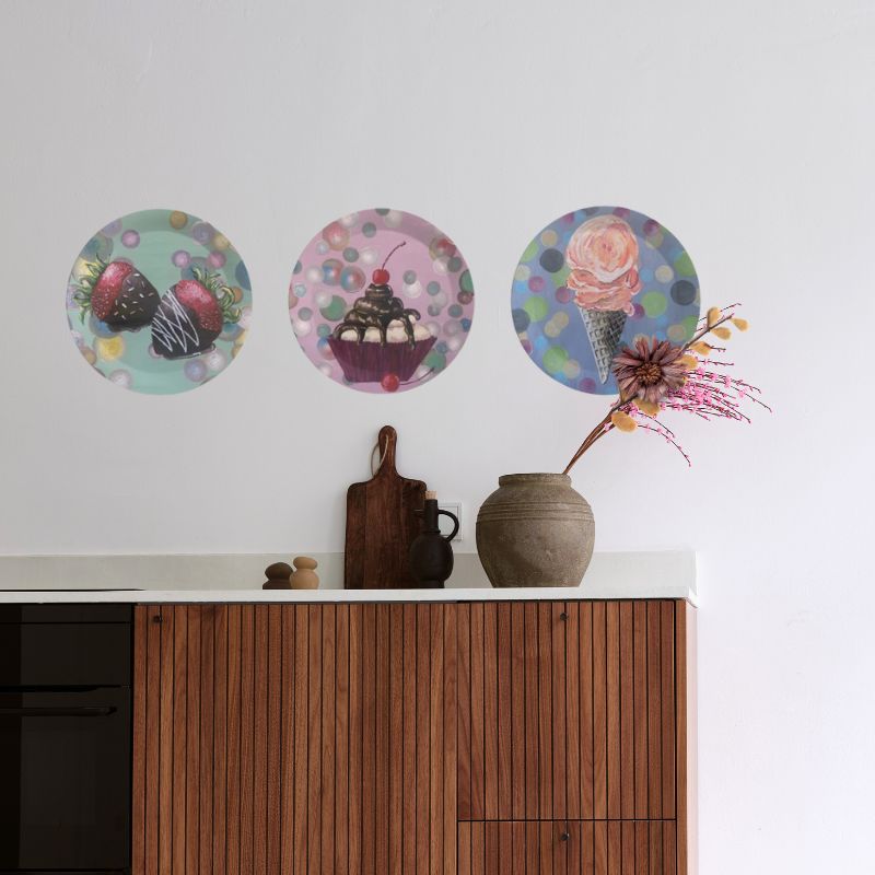 Chocolate-Dipped Strawberry Melamine Party Plates 8"